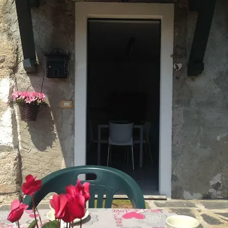 Lägenhet La Casa Di Tilde Bolzano Novarese